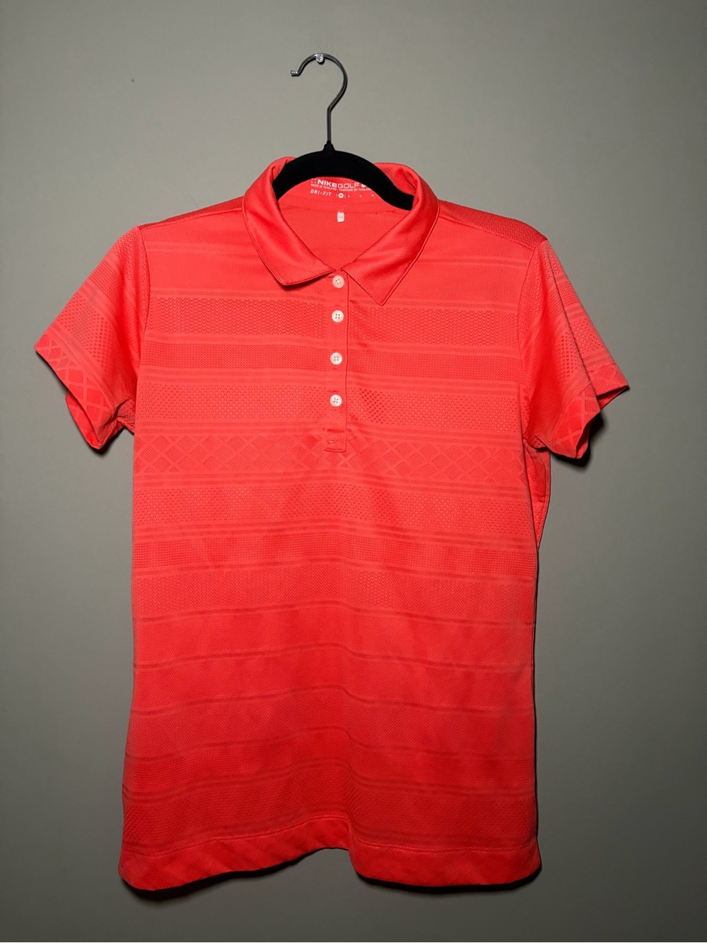 Nike Golf Women’s Dri-FIT Jacquard Textured Polo Shirt Medium Coral Performance